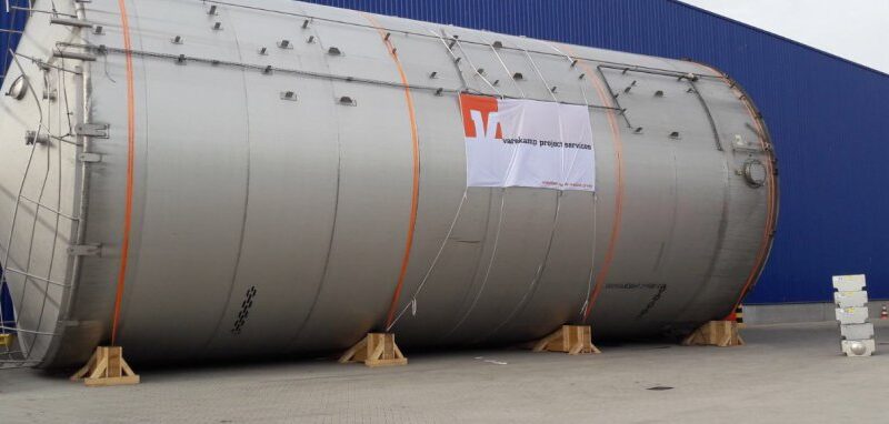 VPS and Meilink move mega oil tank for Cargill